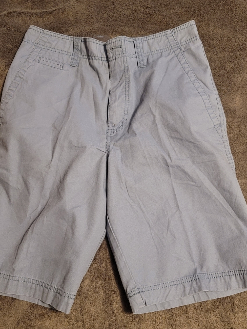 Faded Glory Light Gray Flat-Front Men's Shorts. Size 30